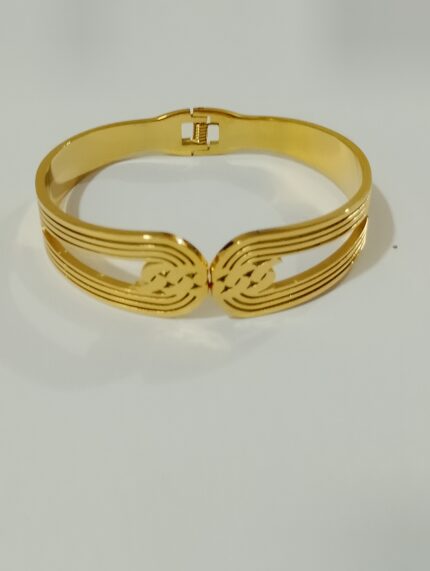 gold polish openable bracelet