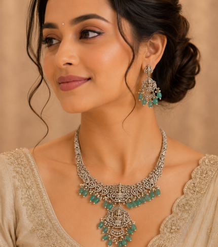 beautiful silver pendent set