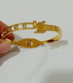 anti tarnish bracelet with gold polish